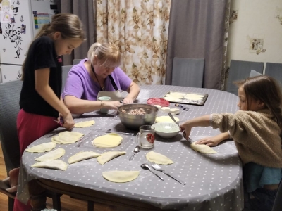 «У нас Масленица каждую неделю»