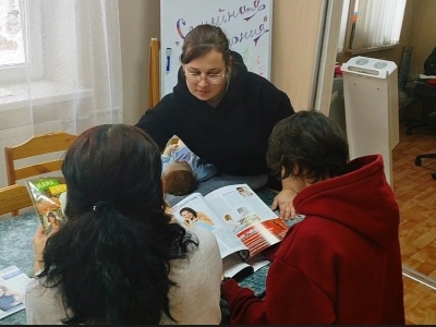 Сохраняя семьи: как в Кандалакше помогают молодым родителям