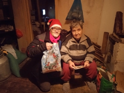 Помогла одинокой бабушке, которая оказалась её родной мамой