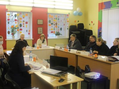 Помогаем семьям отстаивать их права