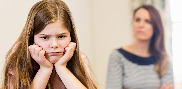 «Мама себя ругает – и я буду»: почему дети копируют наше отношение к себе?