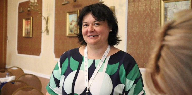 Семьесбережение вместо сиротства: как в России меняется помощь семьям в кризисе